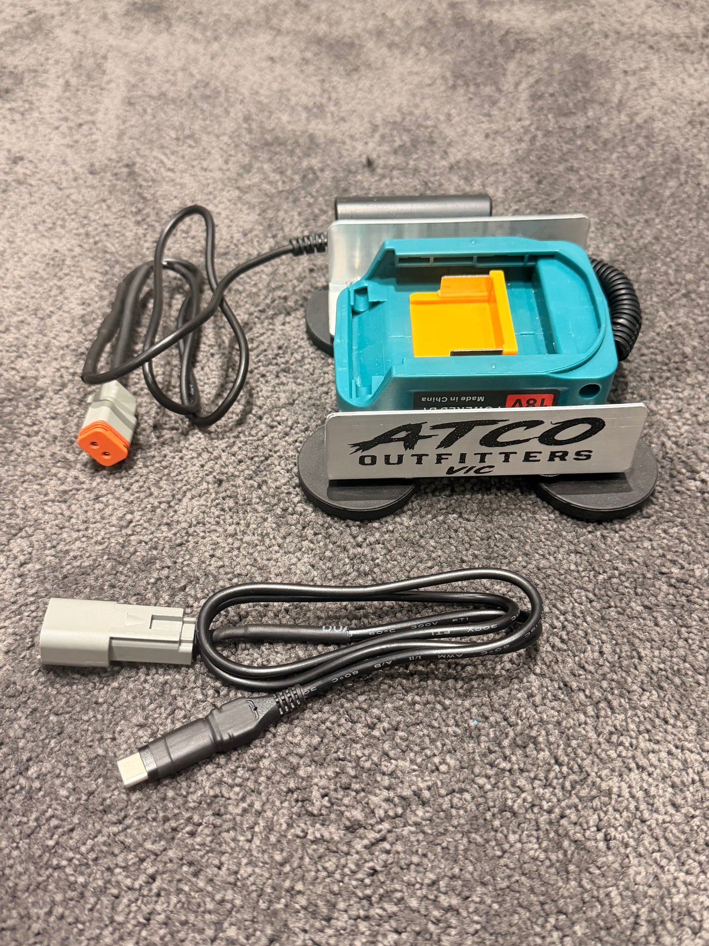 Makita magnetic thermal charger roof mount